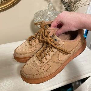 Air force 1’s Tan size boys 4.5, womens 6